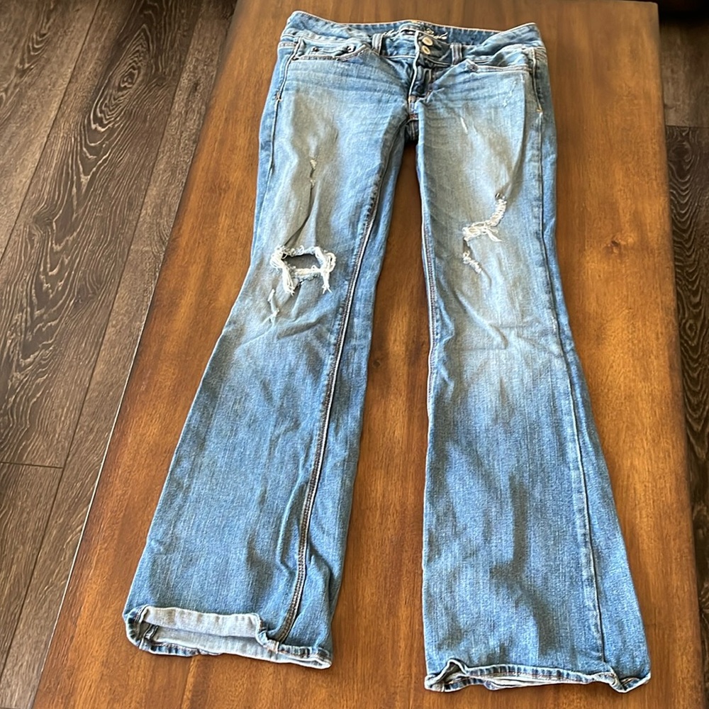 American eagle distressed jeans